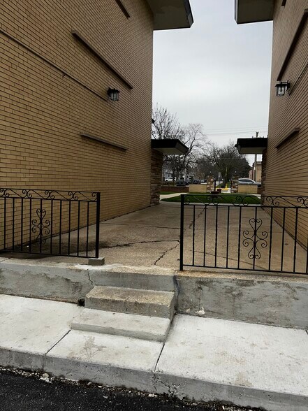 More Photos Of 10952 S Western Ave, Chicago Apartments For Sale