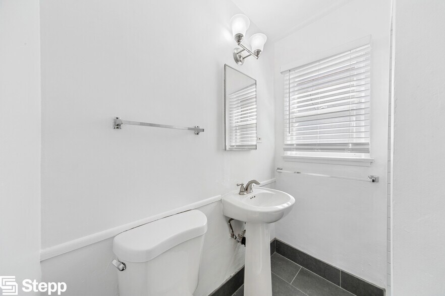 More Photos Of 4130 E 10th St, Long Beach Apartments For Sale