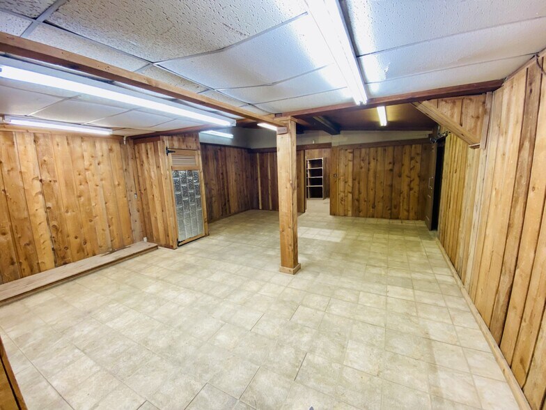 More Photos Of 1445 McQueeney Rd, New Braunfels General Retail For Lease