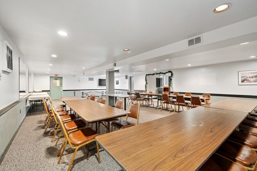More Photos Of 1206 Route 51, Jefferson Hills Restaurant For Sale