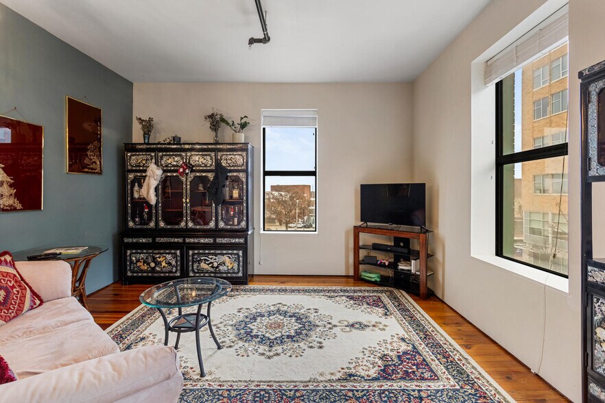 More Photos Of 112 W Hill St, Champaign Multifamily For Sale