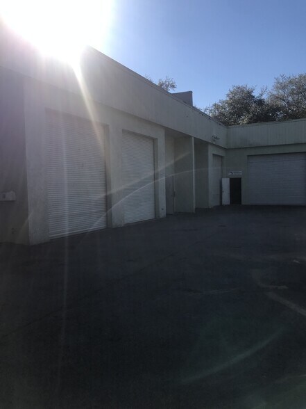 More Photos Of 831 Railroad St, Port Orange Warehouse For Lease