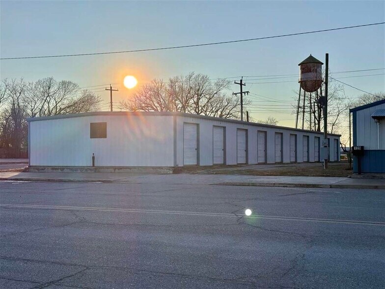 More Photos Of 133 S Cosden Ave, Shidler Self Storage For Sale