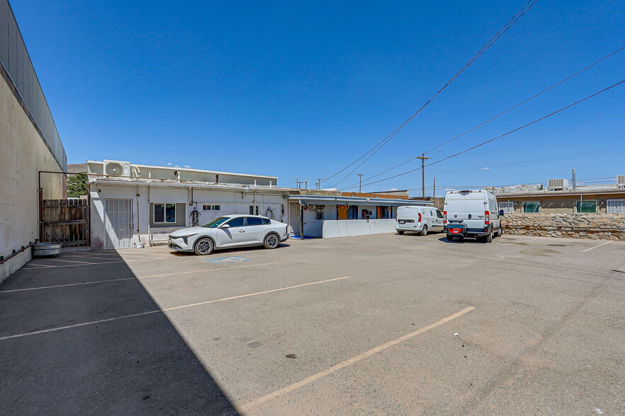 More Photos Of 2222 Bassett Ave, El Paso Storefront Retail Residential For Sale