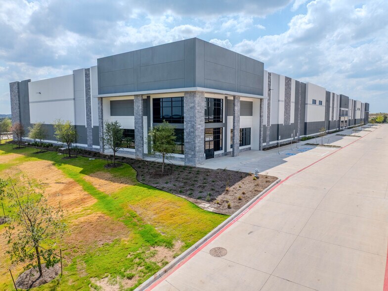 More Photos Of Sweetwater Village Dr, Austin Unknown For Lease