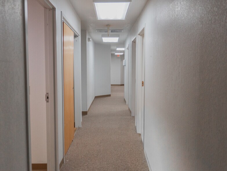 More Photos Of 1604 2nd Ave, Council Bluffs Office For Sale