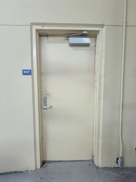 More Photos Of 45090 Golf Center Pky, Indio Warehouse For Sale