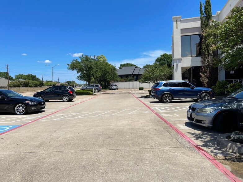 More Photos Of 4222 Trinity Mills Rd, Dallas Medical For Lease