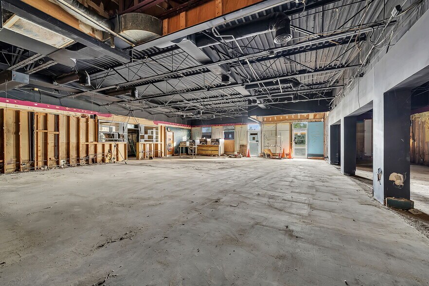 More Photos Of 2357 Plainfield Rd, Crest Hill General Retail For Lease