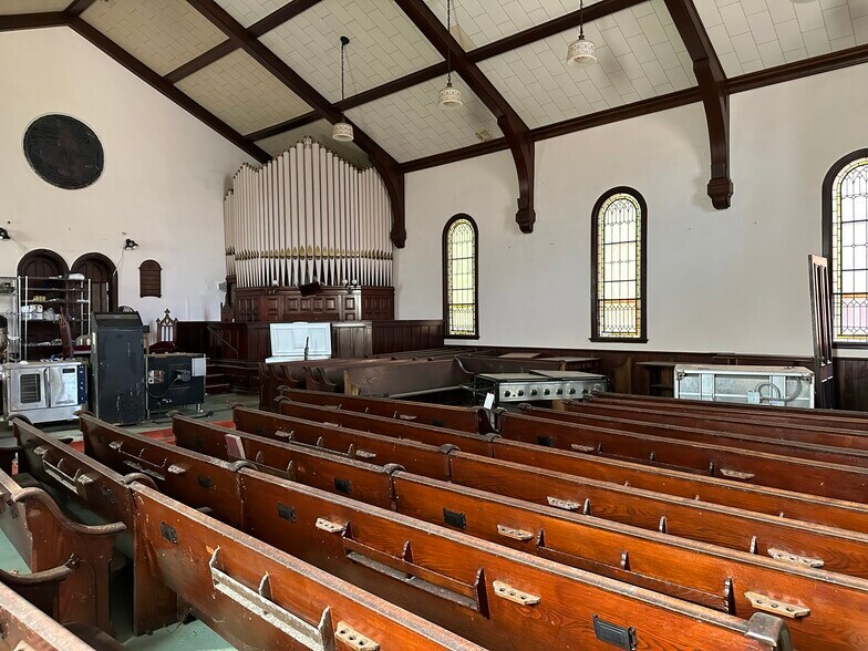 More Photos Of 560 Congress St, Troy Restaurant For Sale