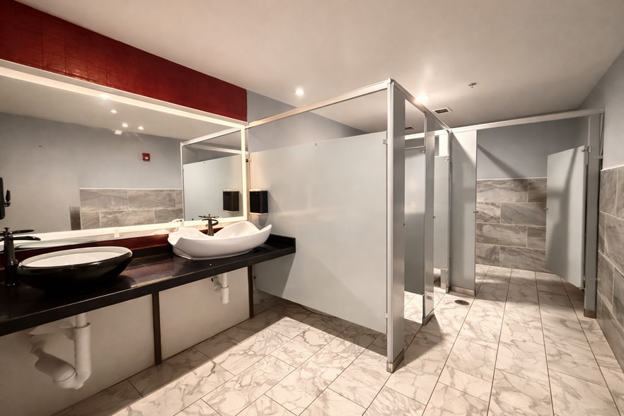 More Photos Of , Atlanta General Retail For Sale