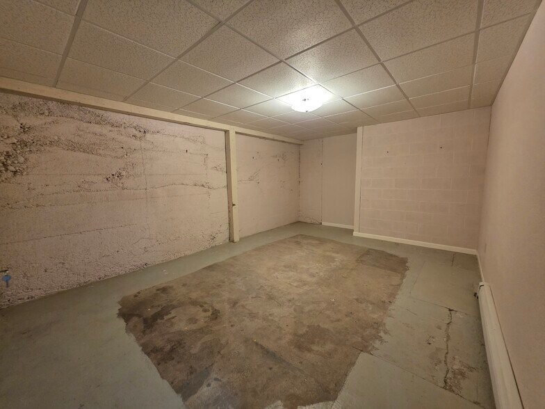 More Photos Of 205 Main St S, Minot Storefront Retail Office For Lease
