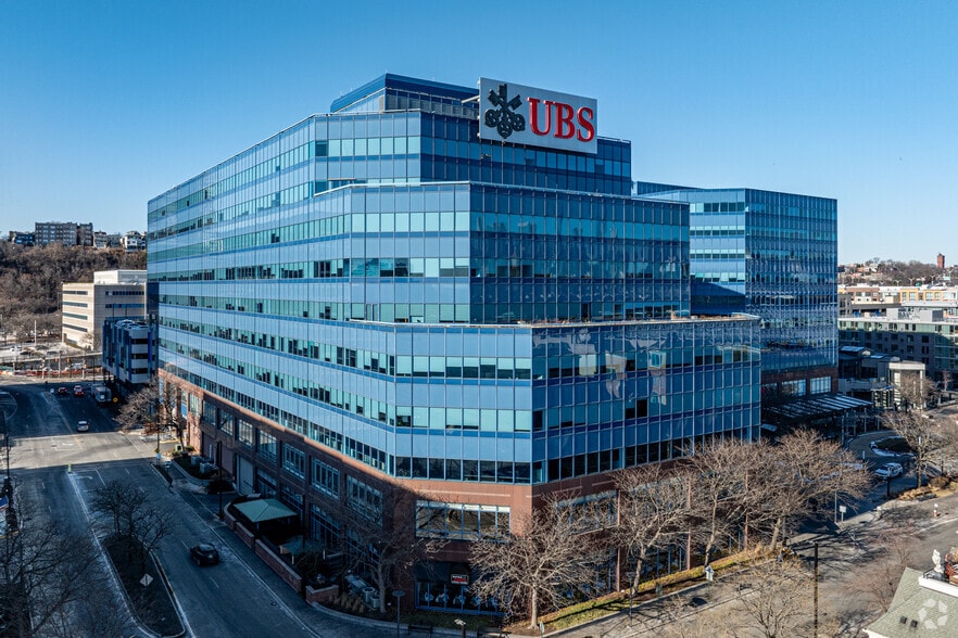 More Photos Of 1000 Harbor Blvd, Weehawken Office For Lease