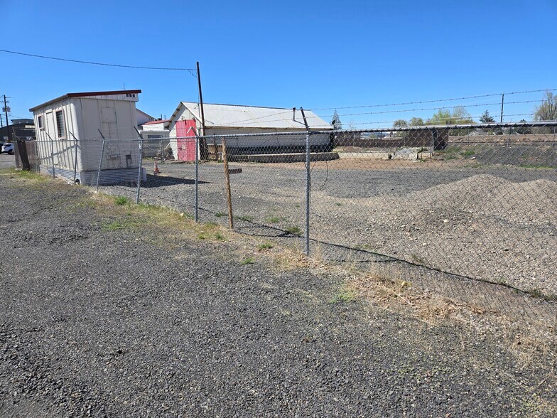 More Photos Of 205 SE Railroad Blvd, Redmond Industrial For Sale