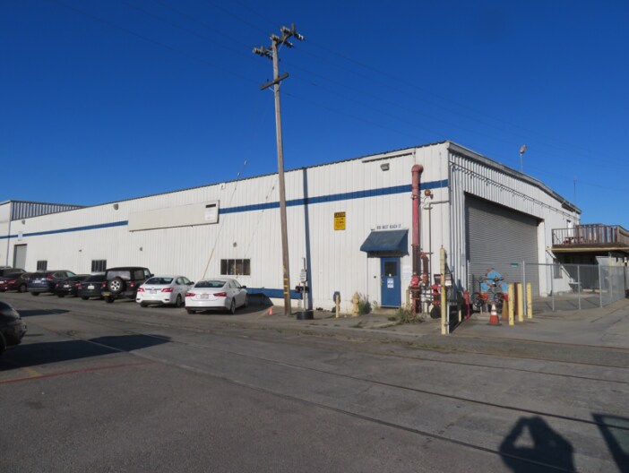 More Photos Of 880 W Beach Rd, Watsonville Warehouse For Sale