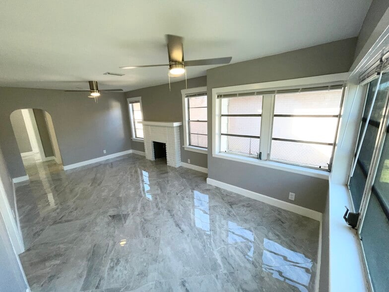 More Photos Of , Saint Petersburg Multifamily For Sale
