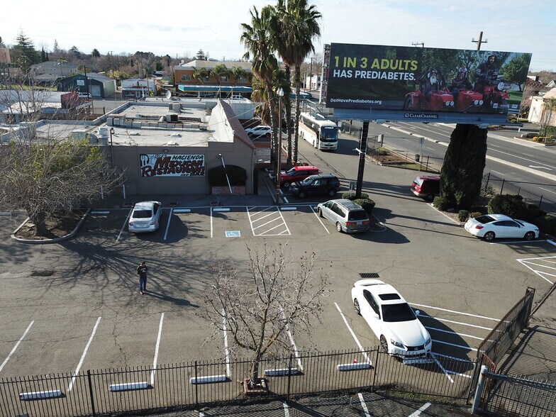 More Photos Of 3330-3390 Fruitridge Rd, Sacramento Restaurant For Sale