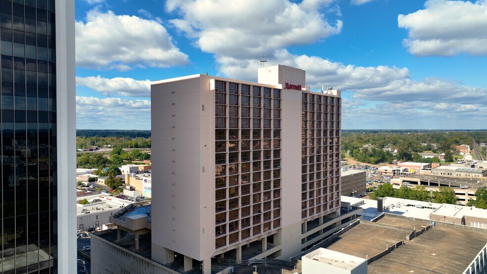 Primary Photo Of 200 E Amite St, Jackson Hotel For Sale