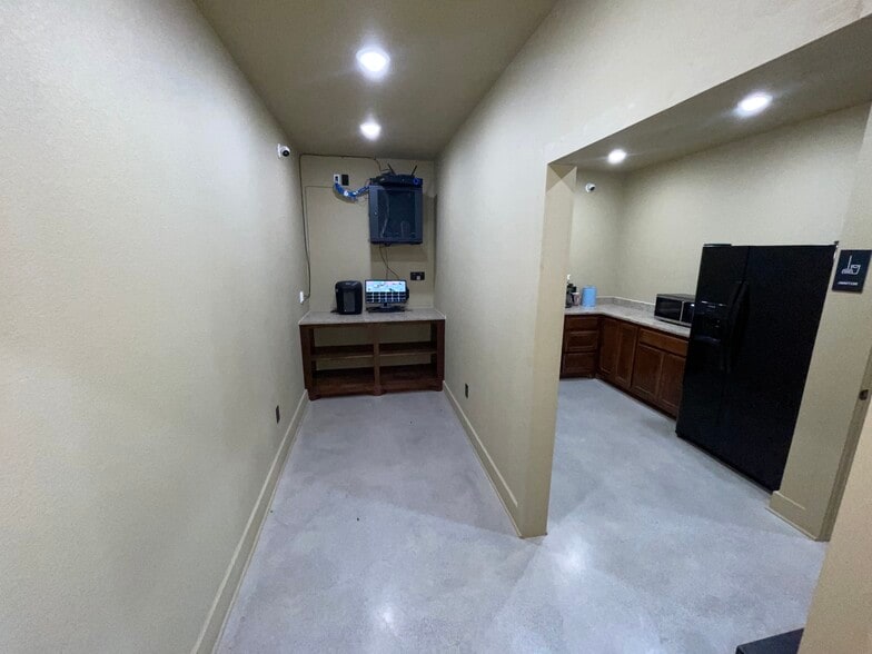 More Photos Of 9606 Interstate 20, Eastland Light Manufacturing For Sale