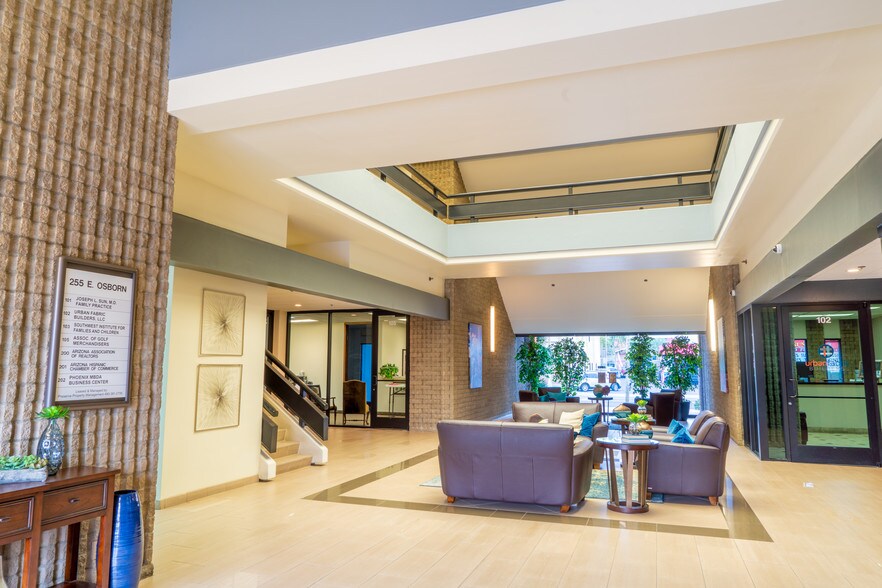 More Photos Of 255 E Osborn Rd, Phoenix Office For Lease