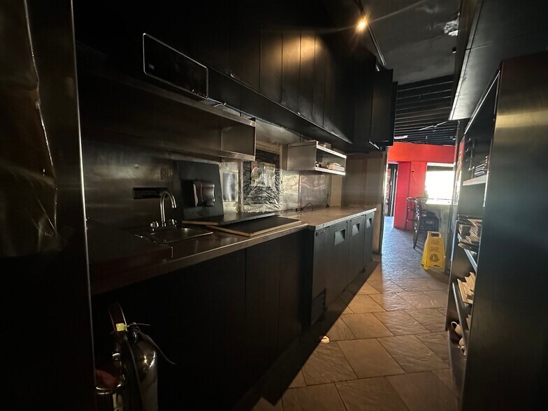More Photos Of 1810-1818 S Young Cir, Hollywood Restaurant For Lease