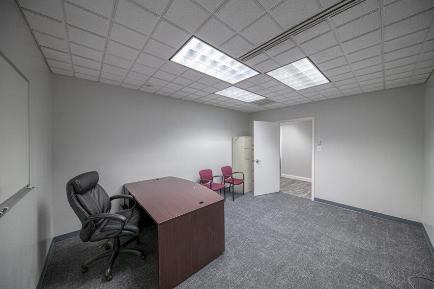 More Photos Of 125 W Missouri Ave, Midland Office For Lease