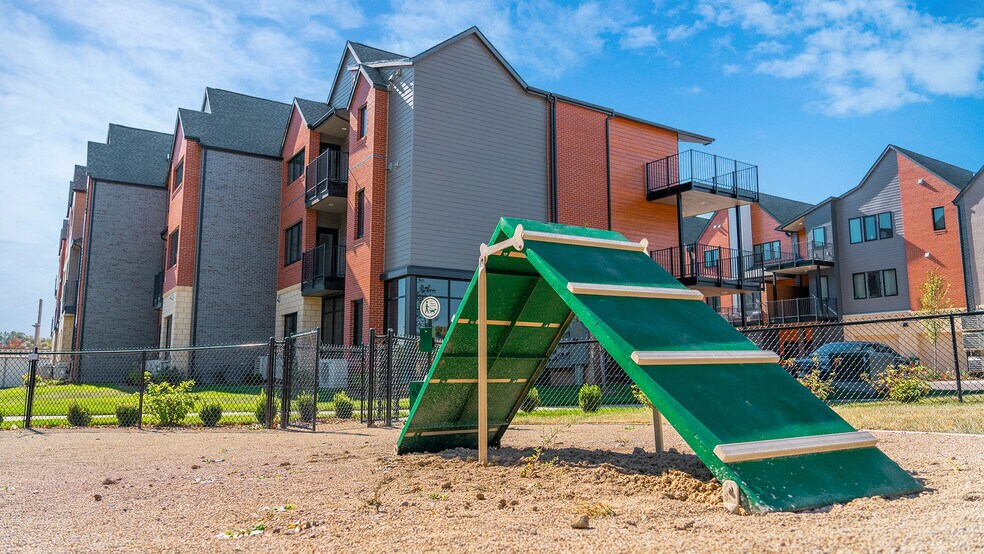 More Photos Of 6115 Nieman Rd, Shawnee Apartments For Sale