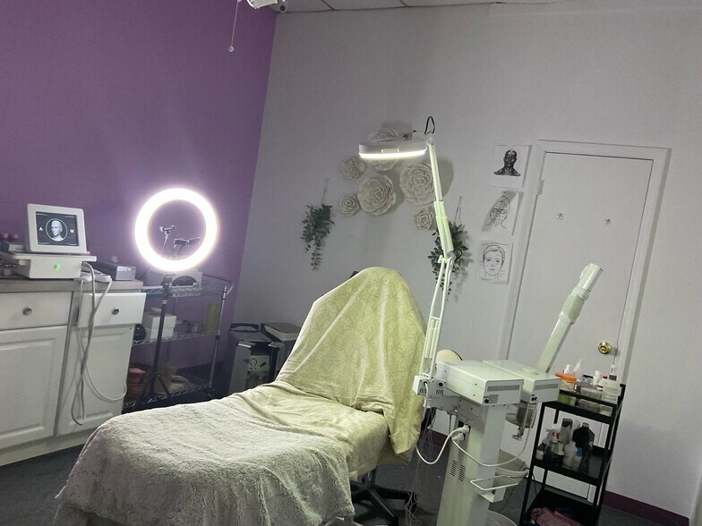 More Photos Of 5716-5760 Stage Rd, Bartlett Unknown For Lease