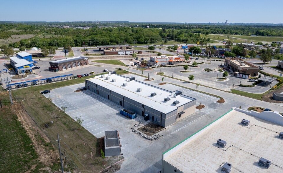 More Photos Of 12190 S Waco Ave, Glenpool General Retail For Lease