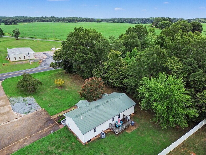More Photos Of 4009 Polkville Rd, Shelby Freestanding For Sale