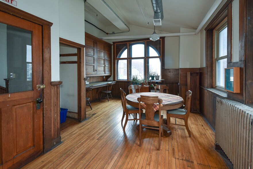 More Photos Of 4403 St Clair Ave, Cleveland Coworking Space
