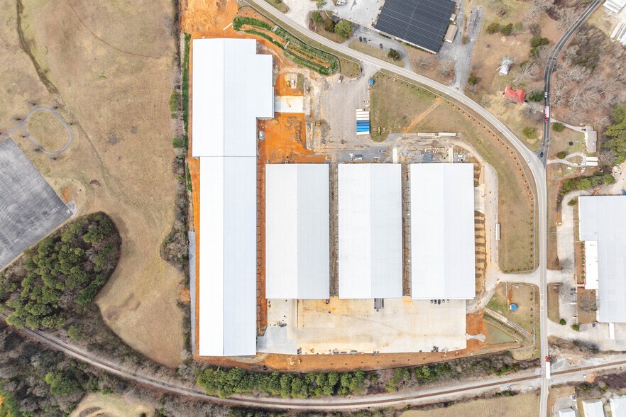 More Photos Of 3000 20th St NE, Cleveland Unknown For Lease