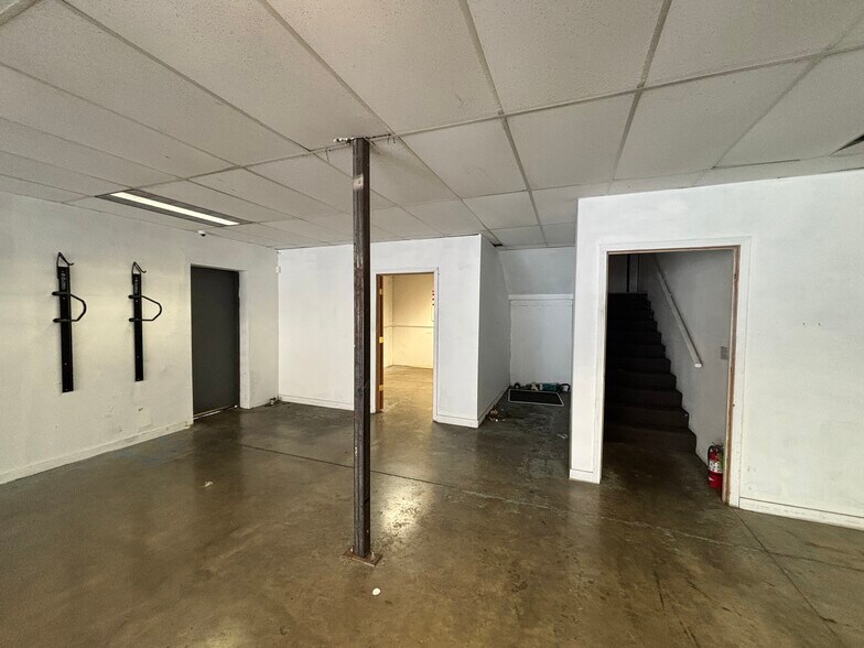 More Photos Of 2618 Cherry Ave NE, Salem Industrial For Sale