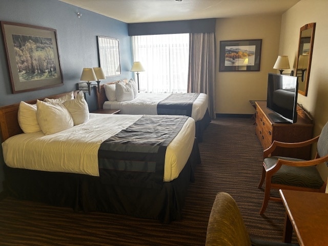 More Photos Of 8000 E Peakview Ave, Greenwood Village Hotel For Sale