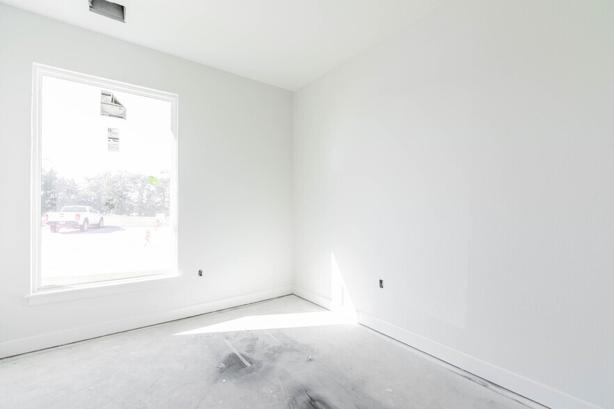 More Photos Of 3165 N Sooner Rd, Edmond Office For Sale