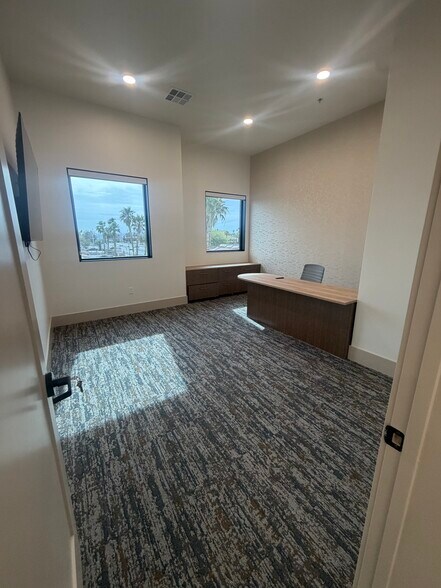 More Photos Of 2882 E Russell Rd, Las Vegas Office For Sale