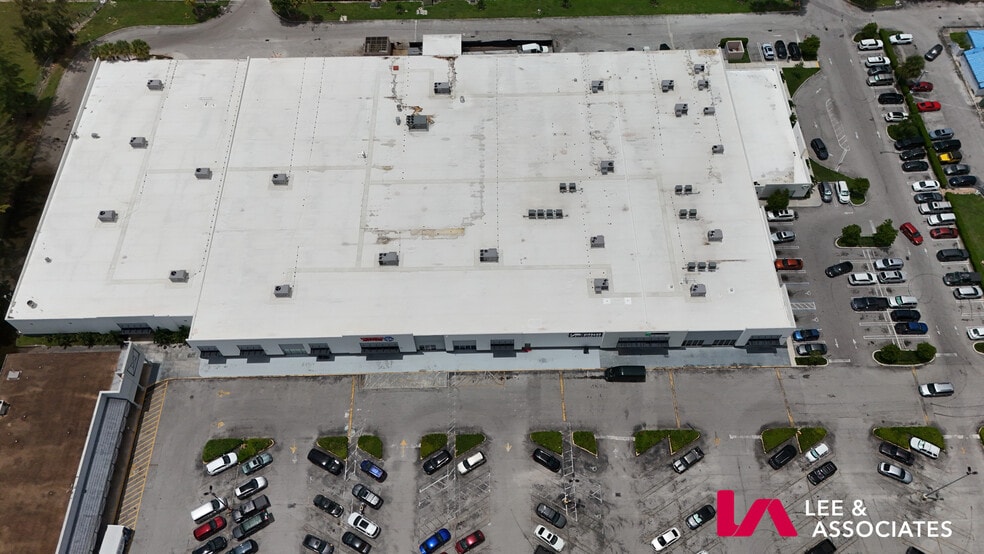 More Photos Of 27455 S Dixie Hwy, Homestead Storefront For Lease