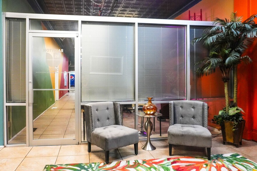 More Photos Of 102 N Mesquite St, Corpus Christi Office For Sale