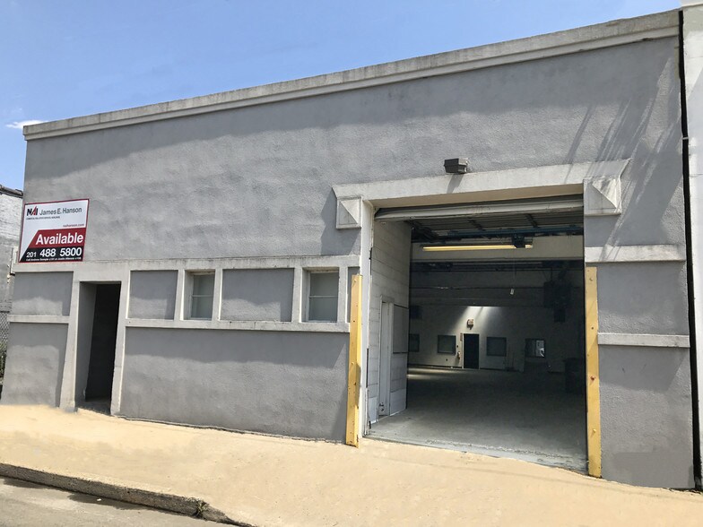 More Photos Of 130 Railroad Ave, Hackensack Warehouse For Lease