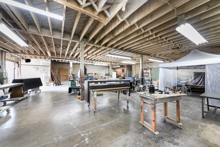 More Photos Of 4606-4620 W Jefferson Blvd, Los Angeles Warehouse For Lease
