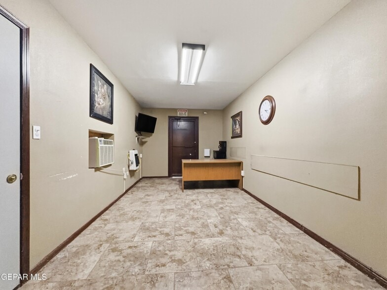 More Photos Of 2201 Texas Ave, El Paso Warehouse For Sale