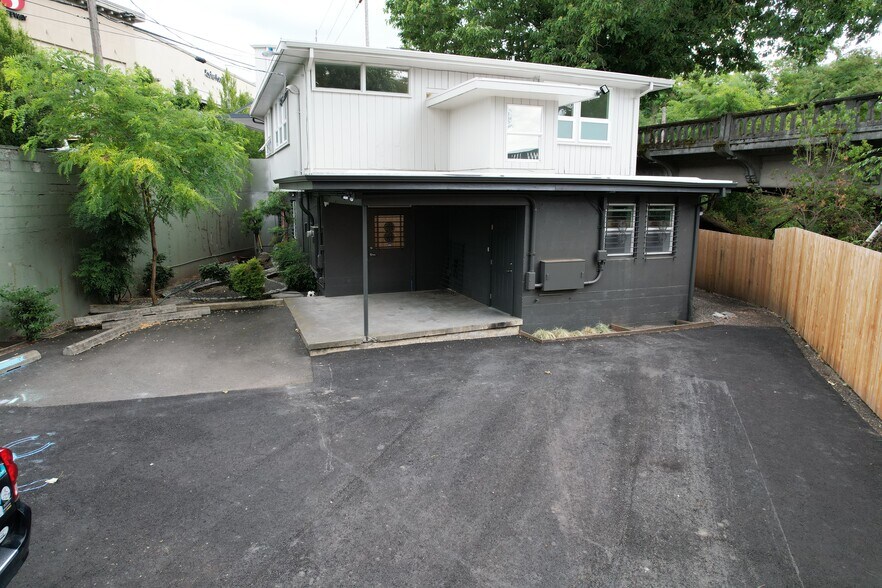 More Photos Of 8283 SW Barbur Blvd, Portland Medical For Sale