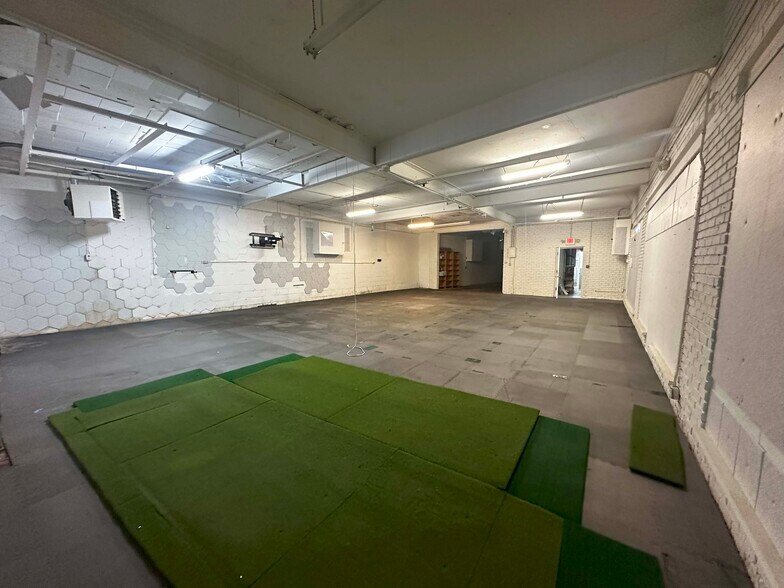 More Photos Of 2577 Duck Creek Rd, Cincinnati Warehouse For Sale