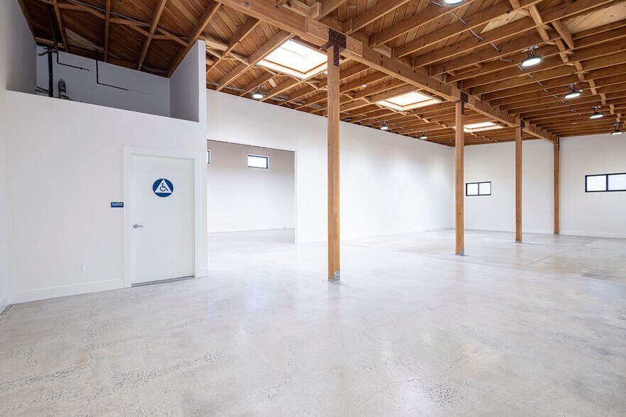 More Photos Of 5131-5137 W Jefferson Blvd, Los Angeles Warehouse For Lease