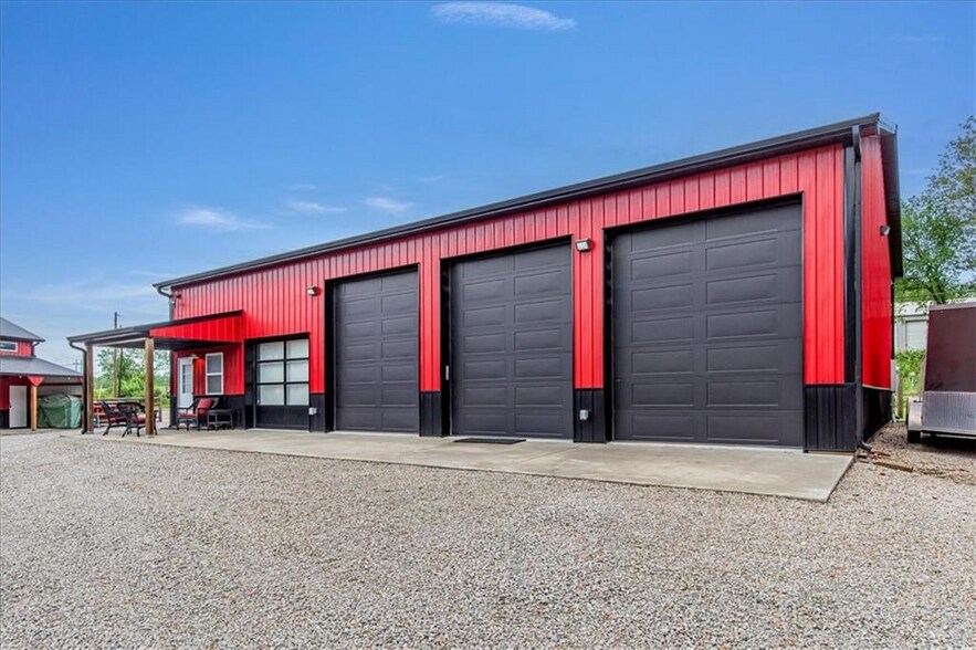 Primary Photo Of 7621 SE Cannon Ball Rd, Holt Specialty For Sale