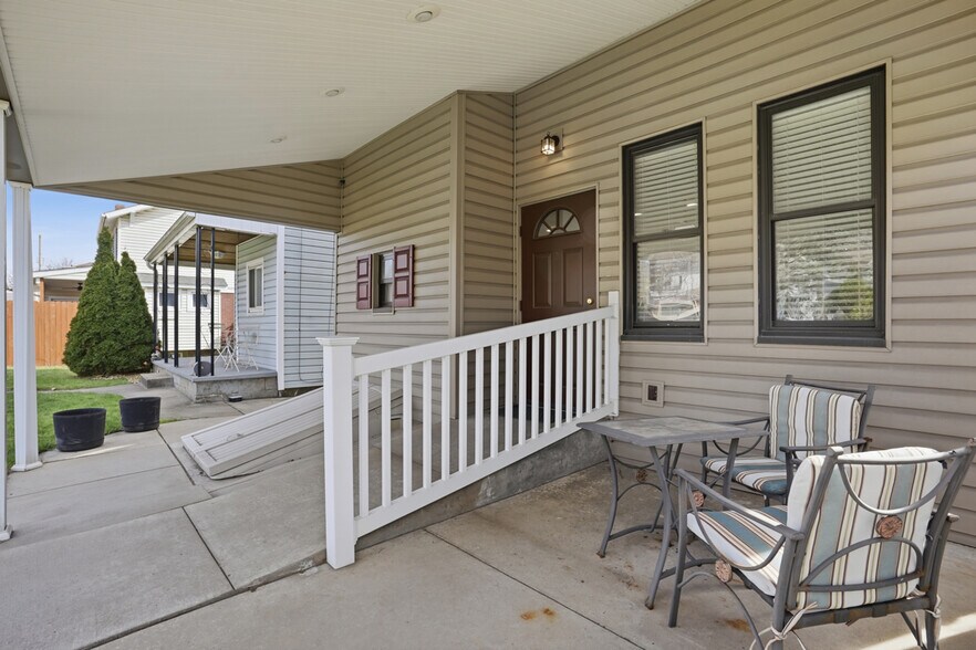 More Photos Of 8306 Ohio River Blvd, Pittsburgh Office For Sale