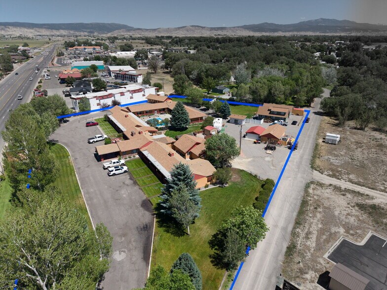 More Photos Of 1624 E Main St, Montrose Hotel For Sale