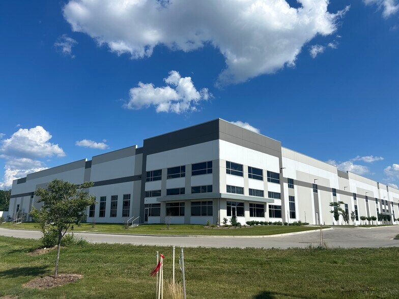 Primary Photo Of N102W19200 Willow Creek Pky, Germantown Manufacturing For Lease
