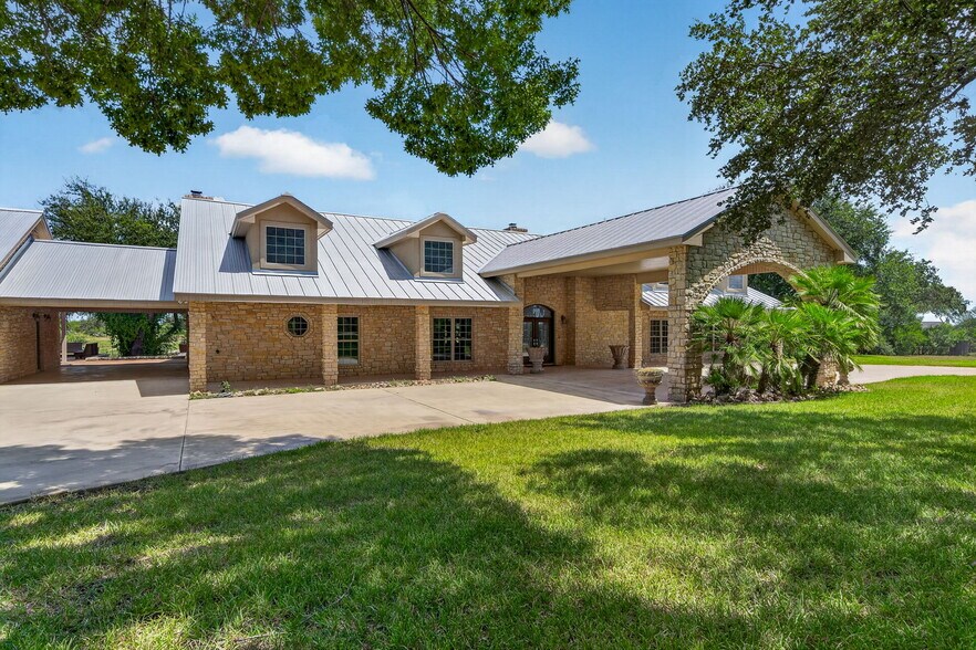 Primary Photo Of 2234 Highway 90 w, Castroville Flex For Sale