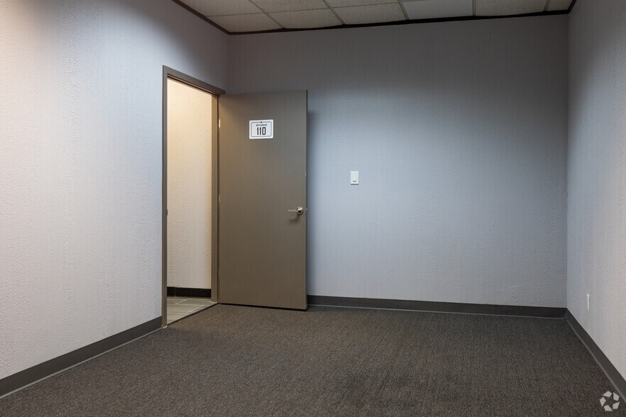 More Photos Of 5700 NW Central Dr, Houston Office For Lease